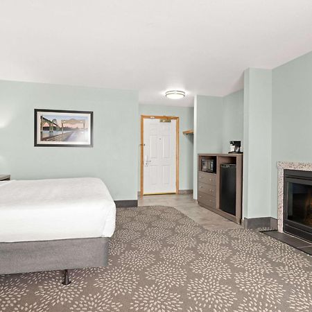 מלון La Quinta By Wyndham ניופורט מראה חיצוני תמונה